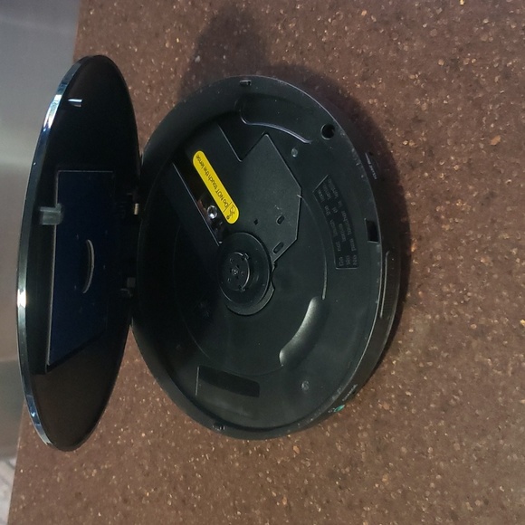 GUERAY Portable CD Player Model ZL1908. USED. In Working Condition. - Picture 3 of 4